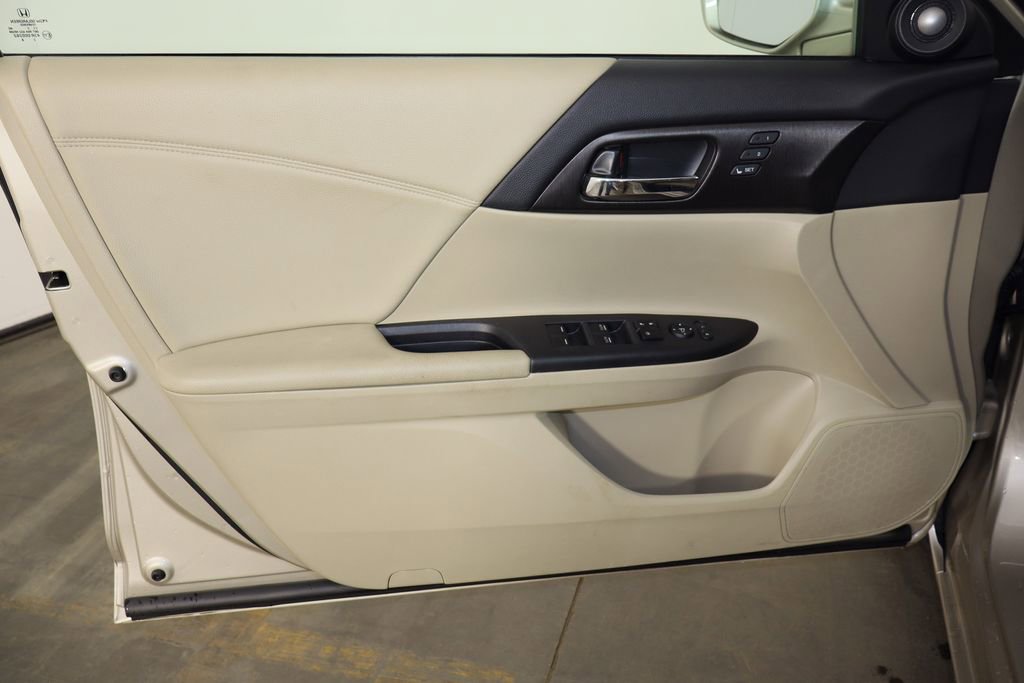 Used 2014 Honda Accord EX-L image 19