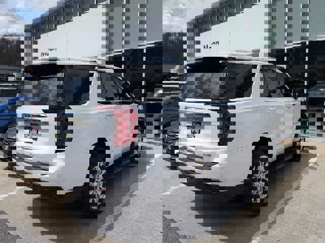 Used 2024 GMC Yukon SLE image 4