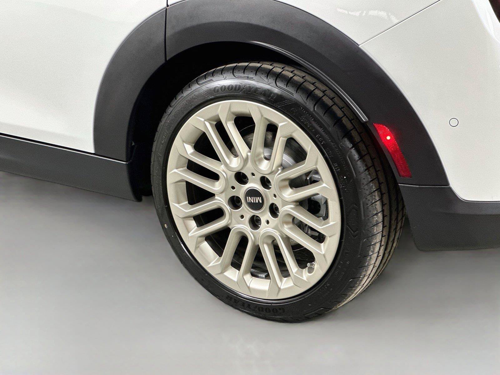Used 2025 MINI Cooper S FWD image 25