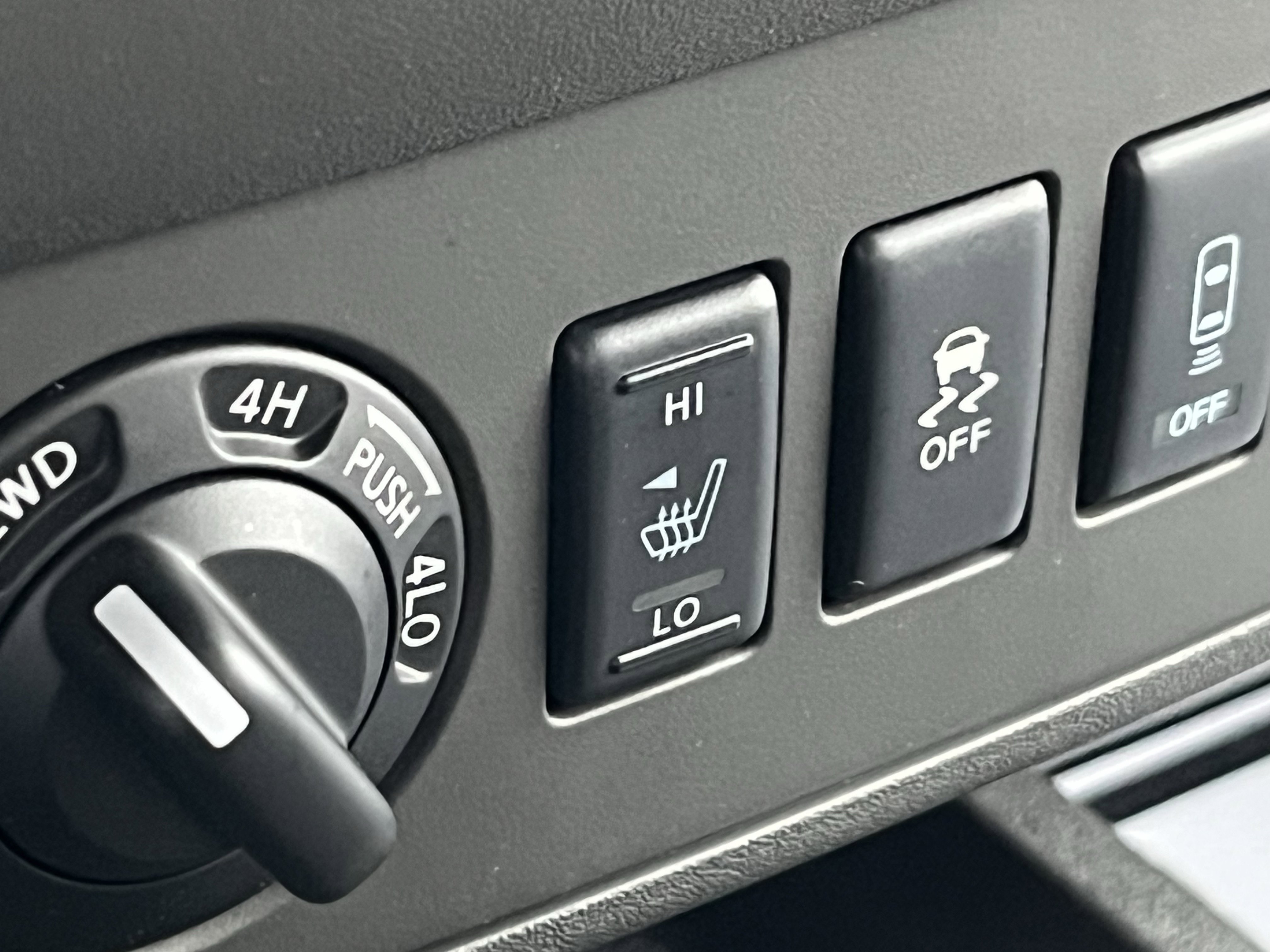 Used 2016 Nissan Frontier SV w/ SV Value Truck Package AWD/4WD image 28