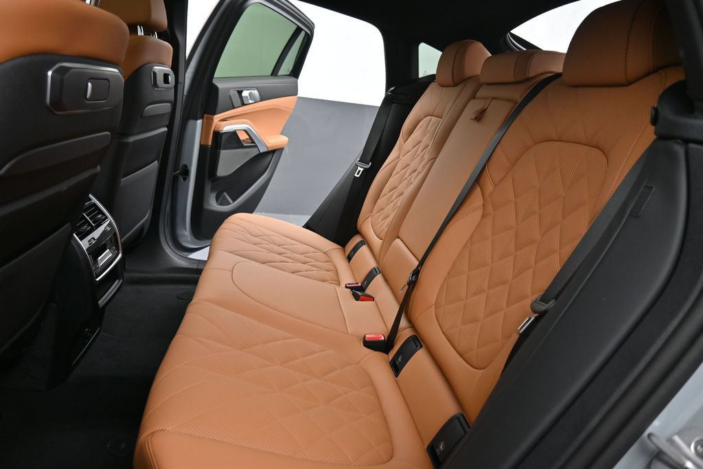 New 2027 BMW X6 xDrive40i AWD/4WD image 16