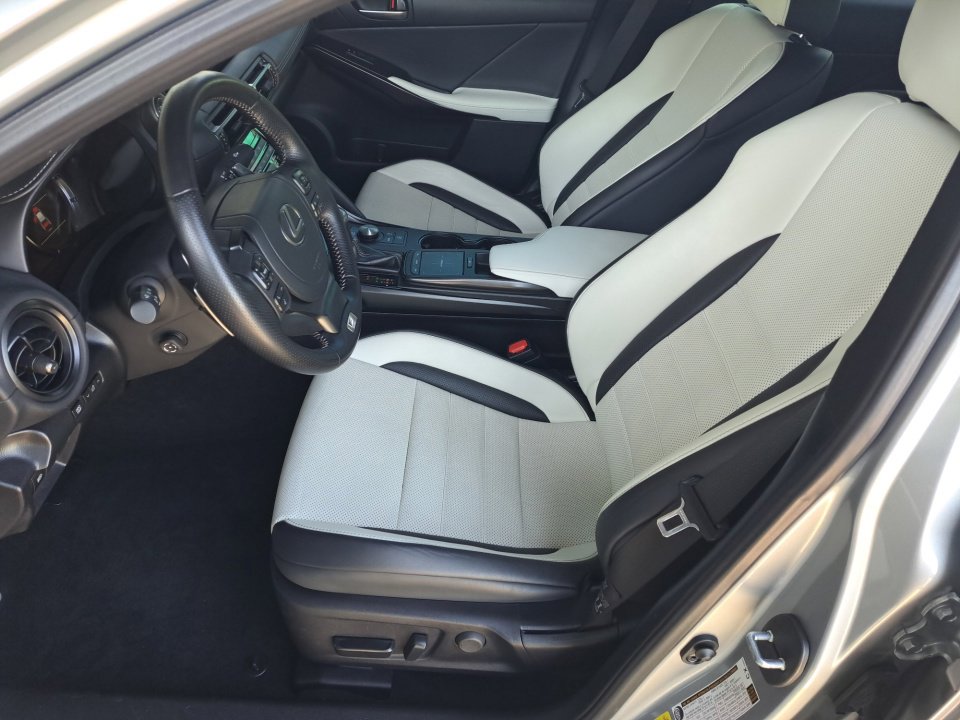 Used 2023 Lexus IS 350 F Sport w/ Navigation Package image 11