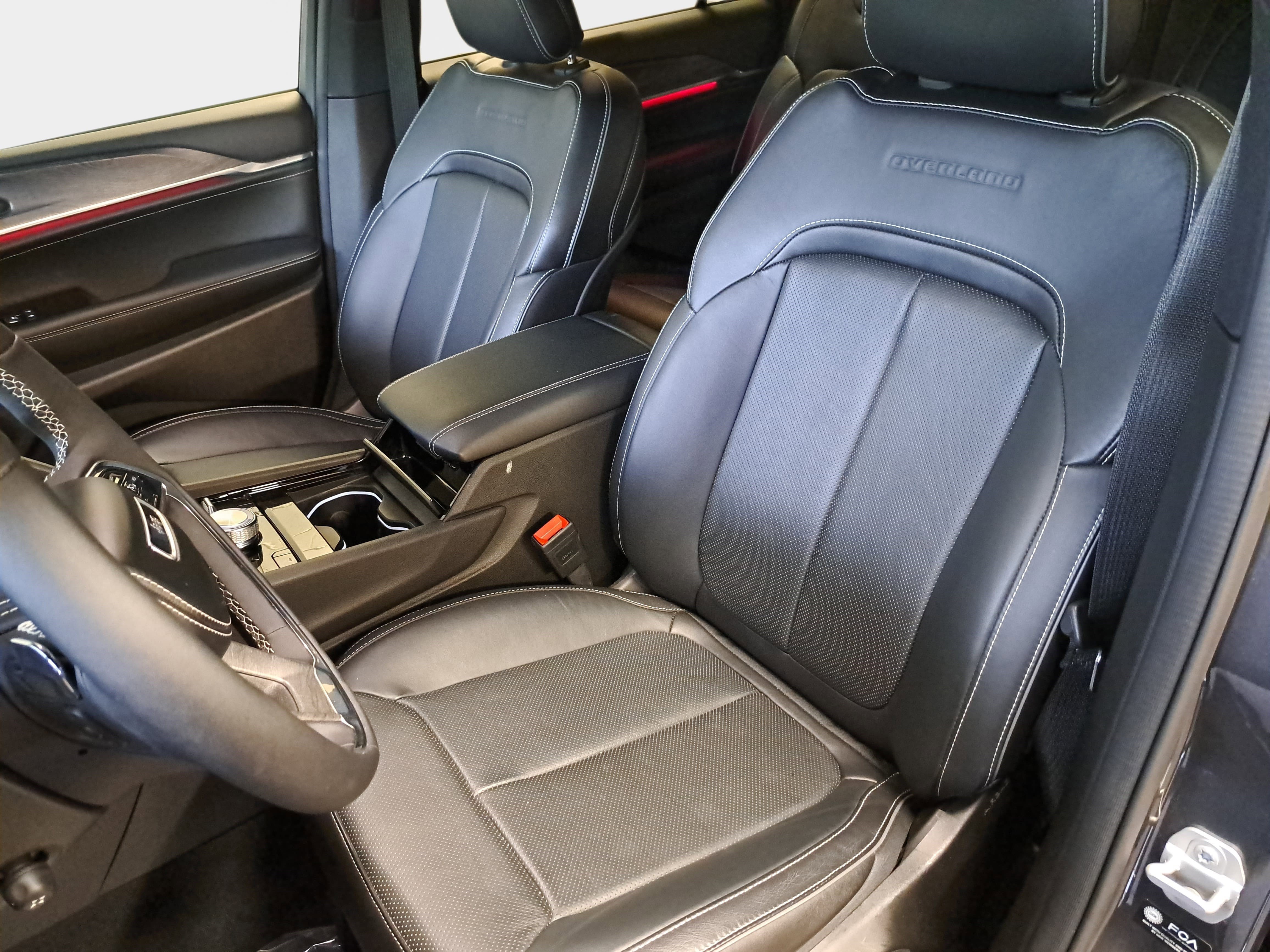 Used 2024 Jeep Grand Cherokee L Overland w/ Trailer Tow Package image 16