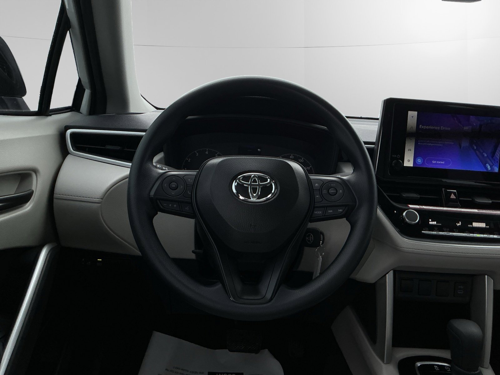 Certified 2024 Toyota Corolla Cross L image 12