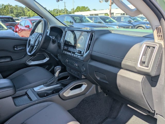 Used 2025 Nissan Frontier SV RWD image 28