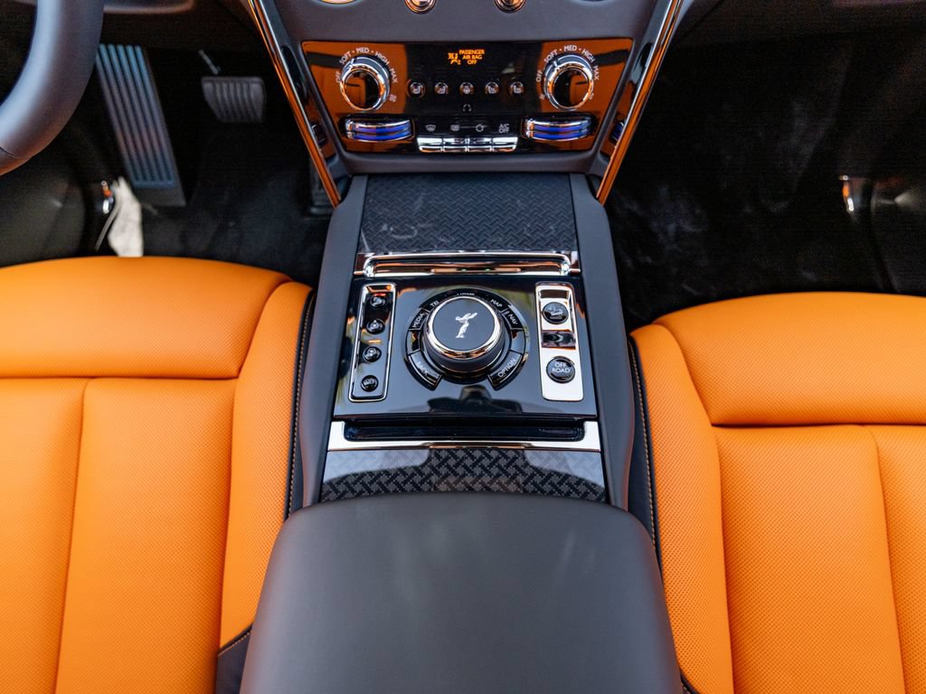 New 2027 Rolls-Royce Cullinan Black Badge AWD/4WD image 40