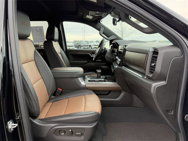 Used 2024 Chevrolet Silverado 1500 High Country w/ Technology Package image 15