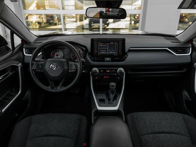 Used 2021 Toyota RAV4 XLE image 18