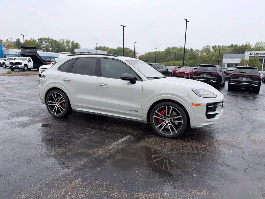 Used 2025 Porsche Cayenne GTS AWD/4WD image 17