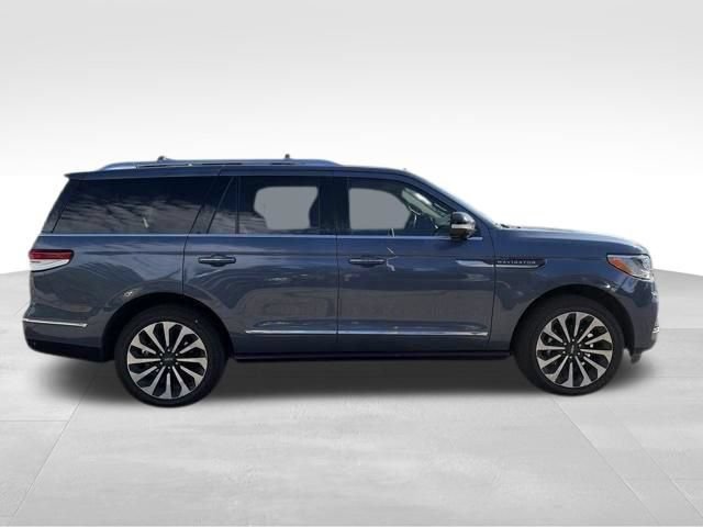 Certified 2023 Lincoln Navigator Reserve AWD/4WD image 11