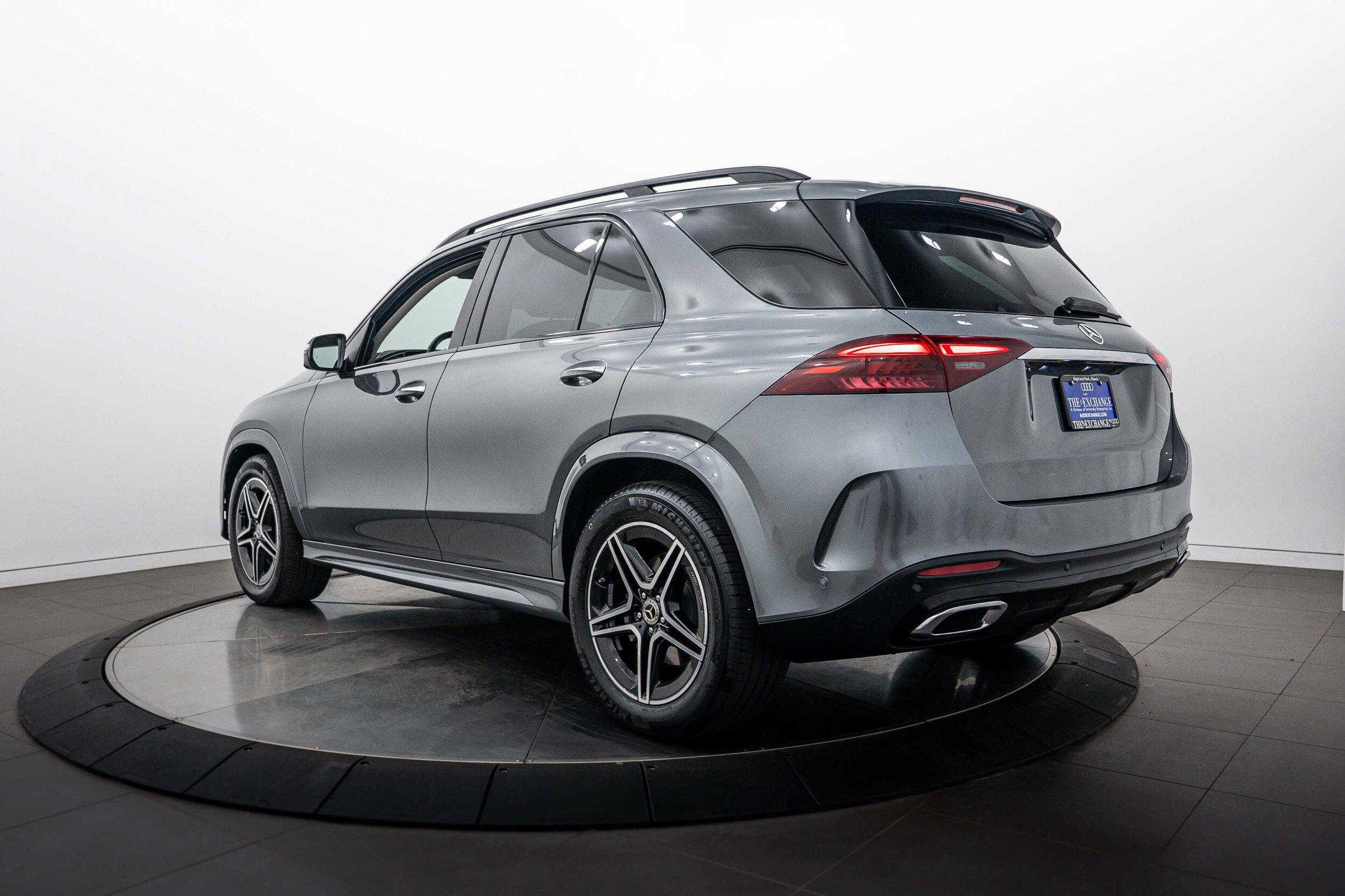 Used 2025 Mercedes-Benz GLE 450 4MATIC image 5