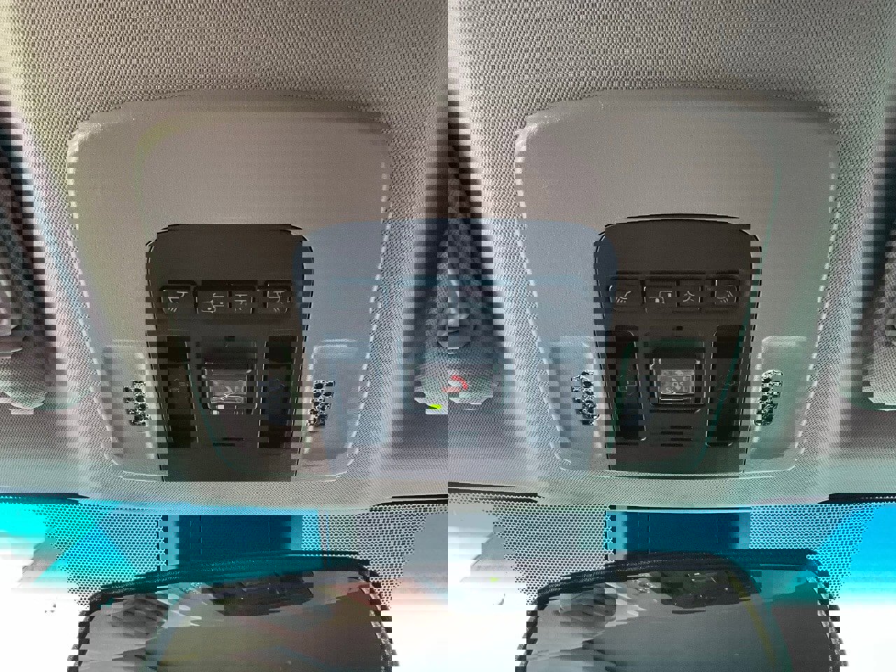 Used 2020 Toyota Camry XSE image 16