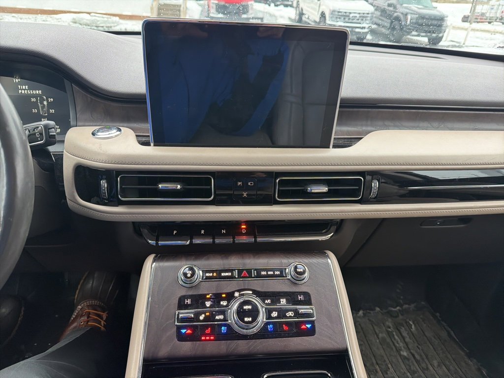 Used 2020 Lincoln Aviator Reserve w/ Elements Package Plus image 13
