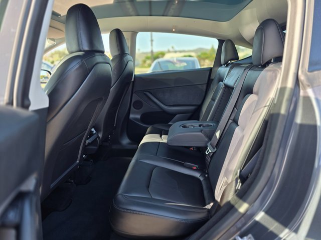 Used 2023 Tesla Model Y 2WD image 17