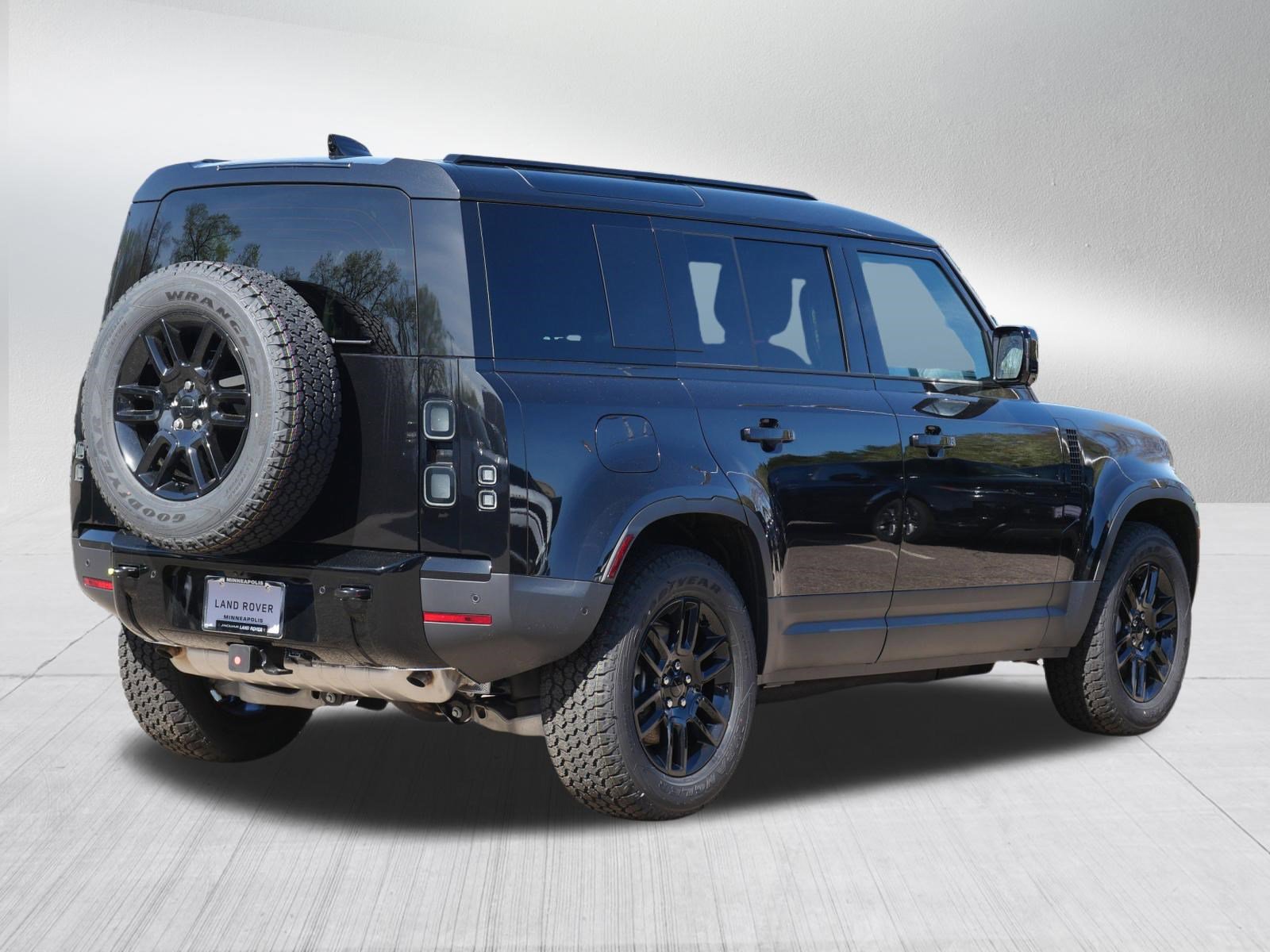 New 2026 Land Rover Defender 110 S AWD/4WD image 2