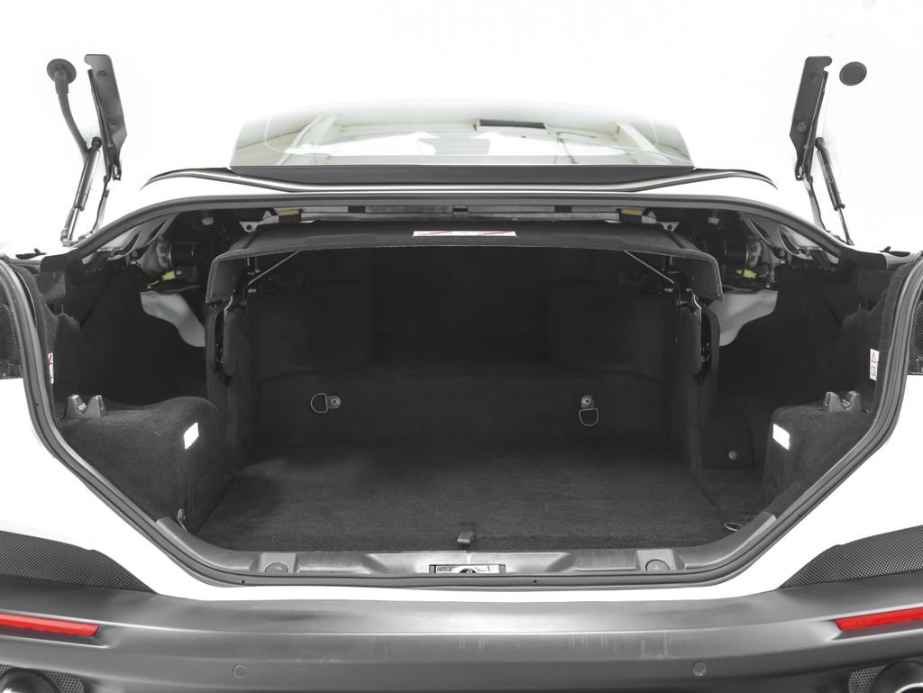 Certified 2019 Ferrari Portofino RWD image 37