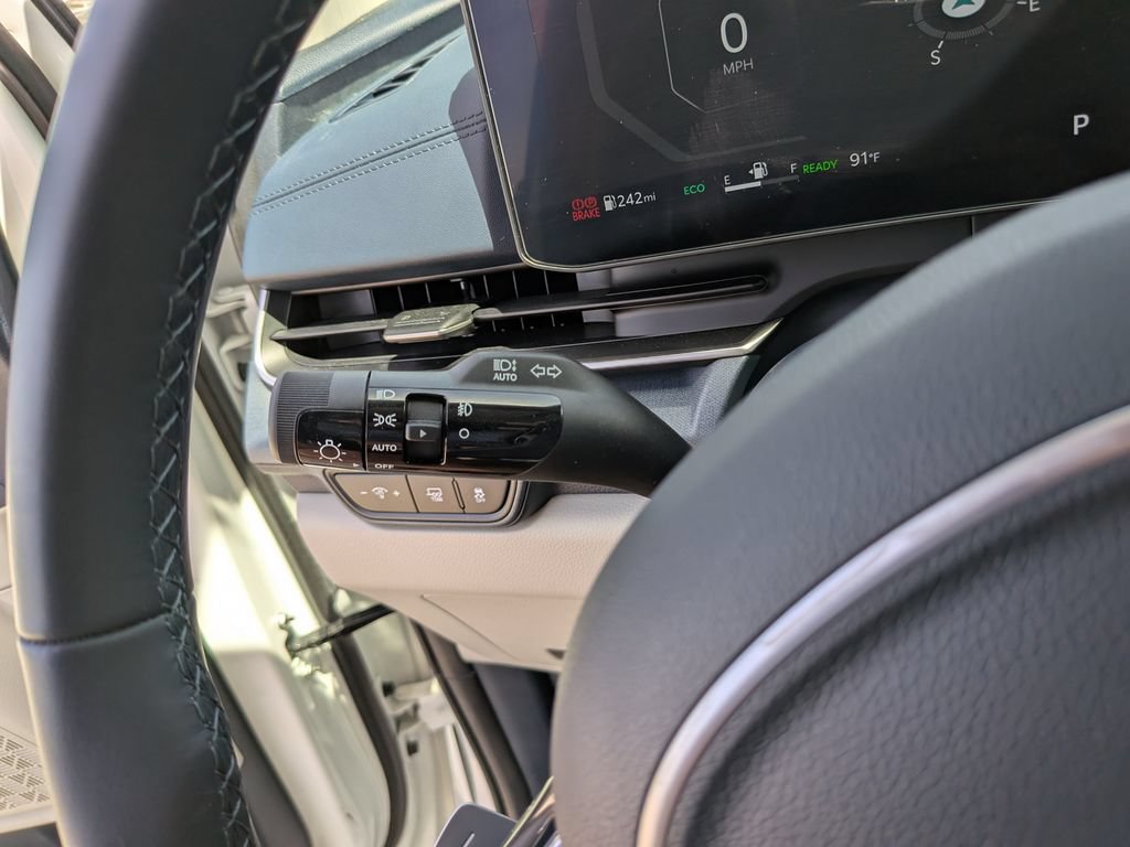 Certified 2026 Kia Carnival SX FWD image 36