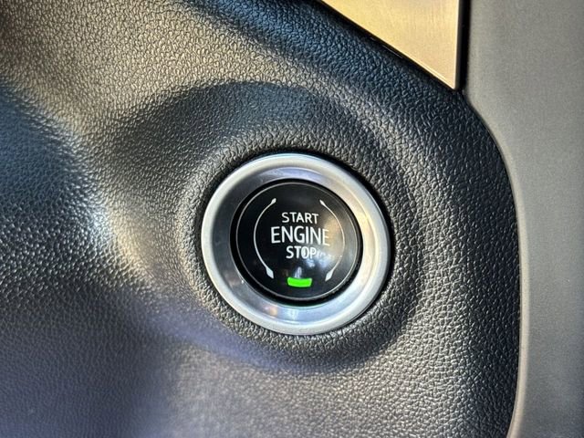 Used 2022 Chevrolet Silverado 1500 High Country w/ Technology Package image 16