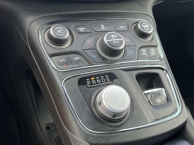 Used 2015 Chrysler 200 S w/ Comfort Group FWD image 25