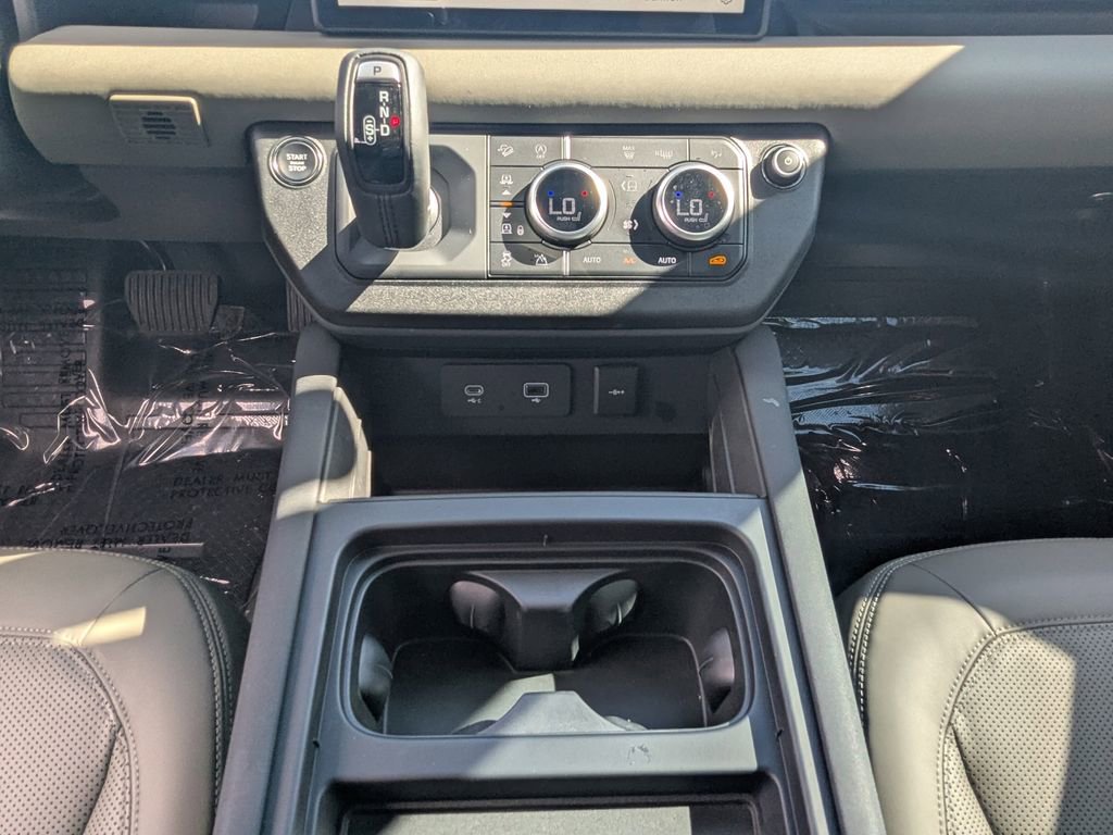 Used 2023 Land Rover Defender 110 X-Dynamic SE image 6