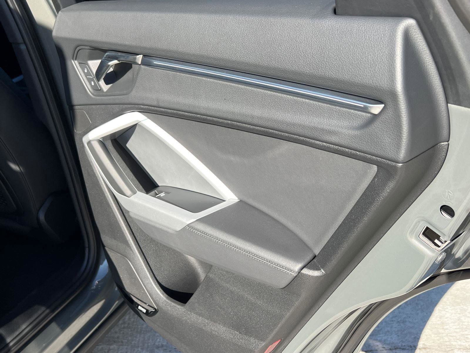 Used 2024 Audi Q3 2.0T Premium Plus w/ Premium Plus Package image 16