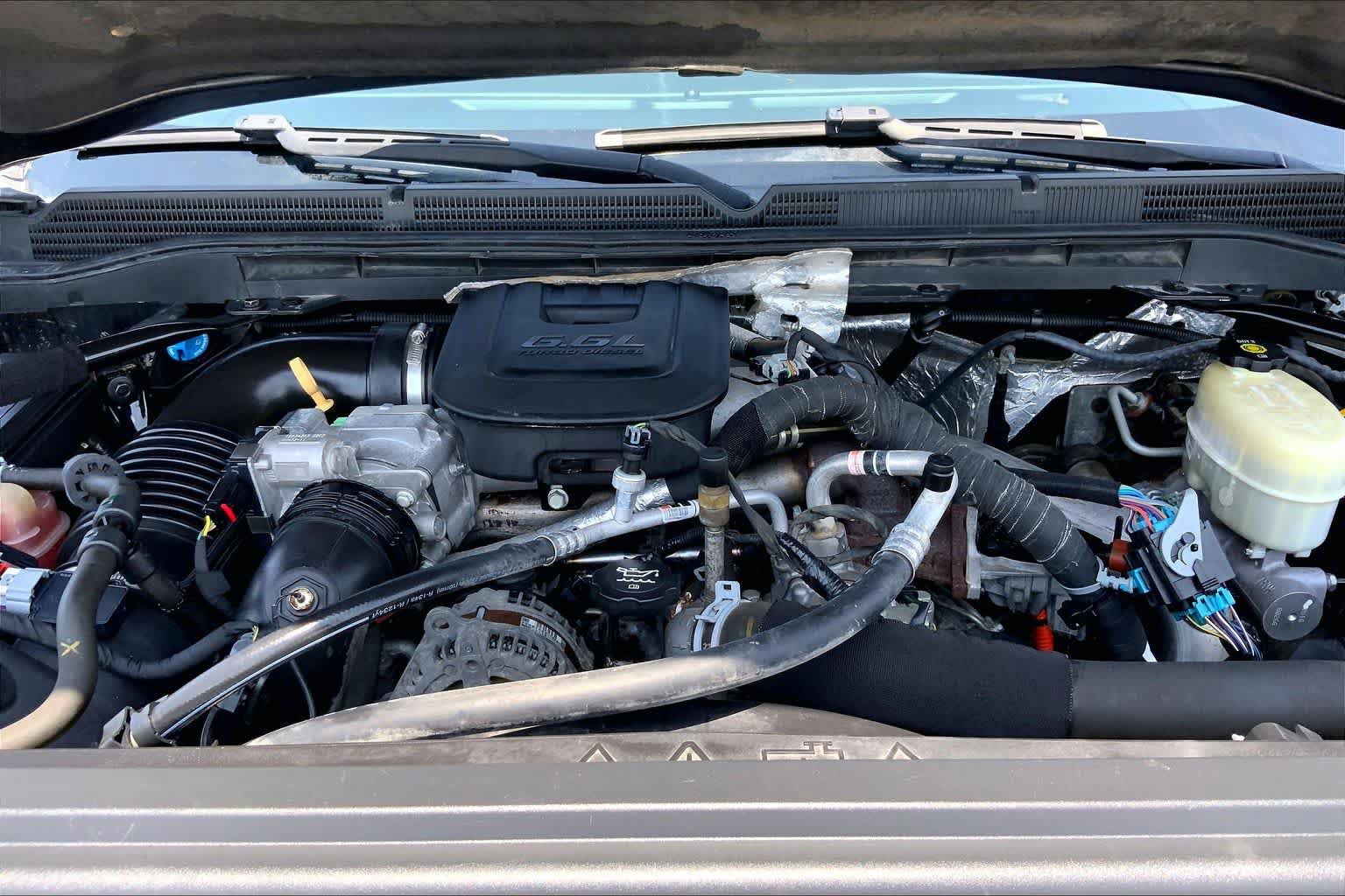 Used 2015 GMC Sierra 2500 Denali w/ Duramax Plus Package AWD/4WD image 32