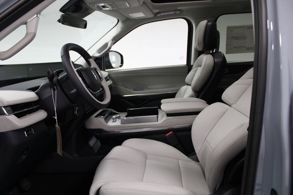 New 2026 Lincoln Navigator Reserve image 23