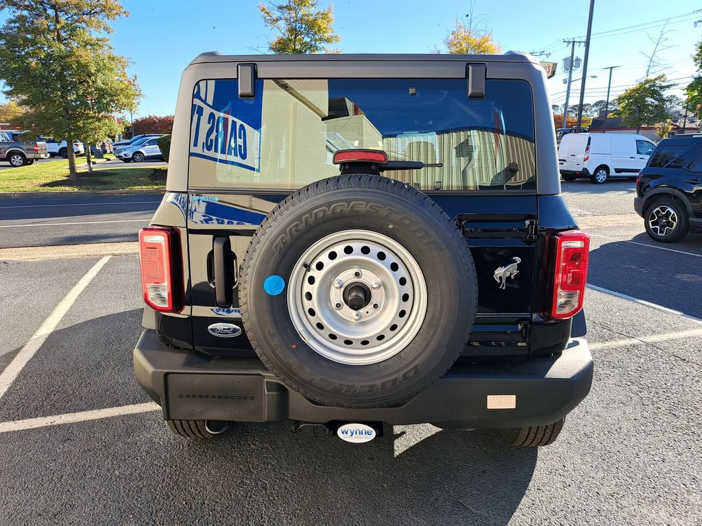 New 2025 Ford Bronco 4-Door image 5