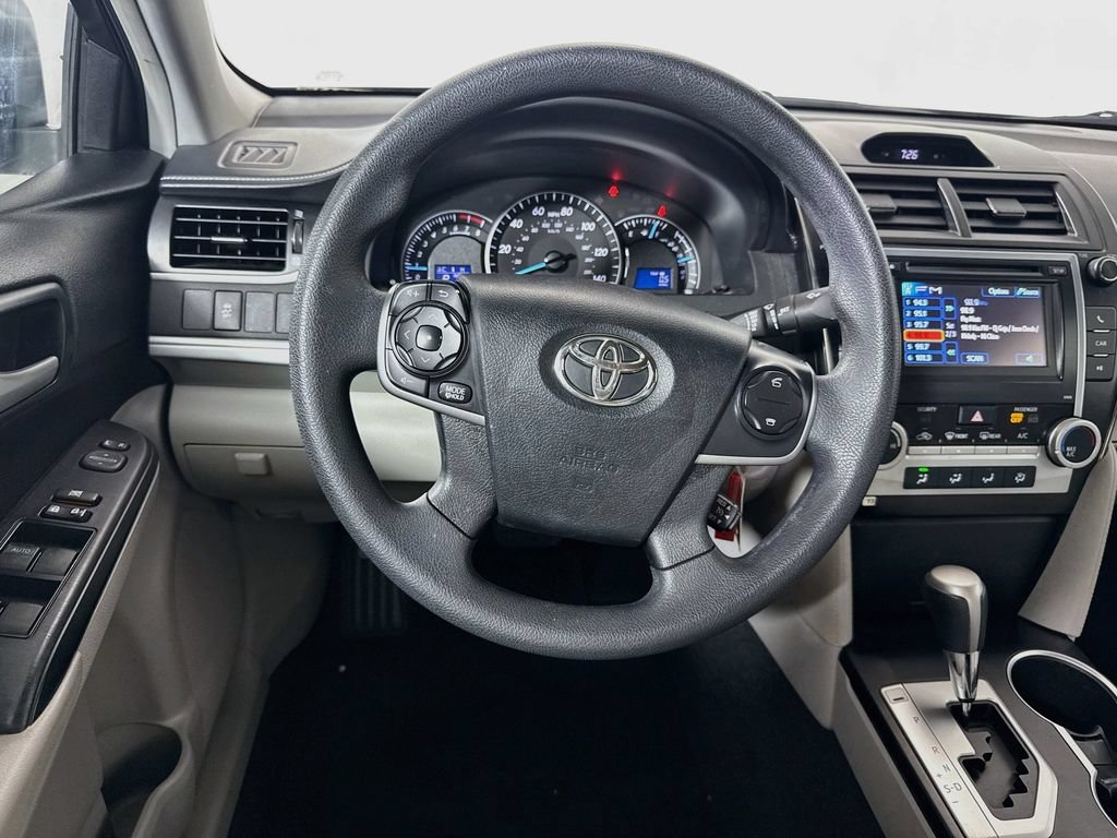 Used 2013 Toyota Camry LE FWD image 19