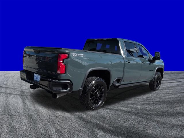 Used 2025 Chevrolet Silverado 2500 LTZ AWD/4WD image 4