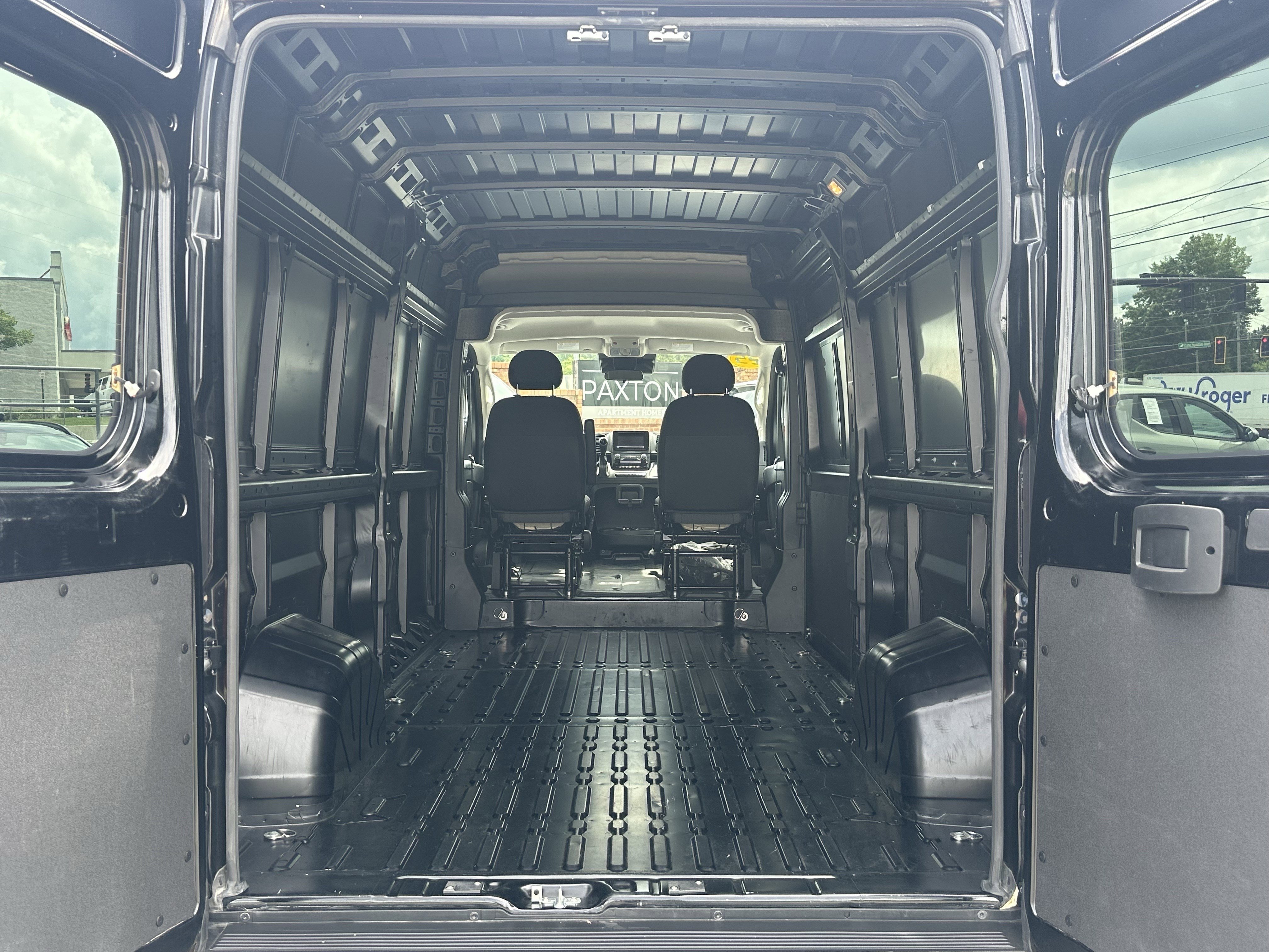 Used 2025 RAM ProMaster 2500 FWD image 18