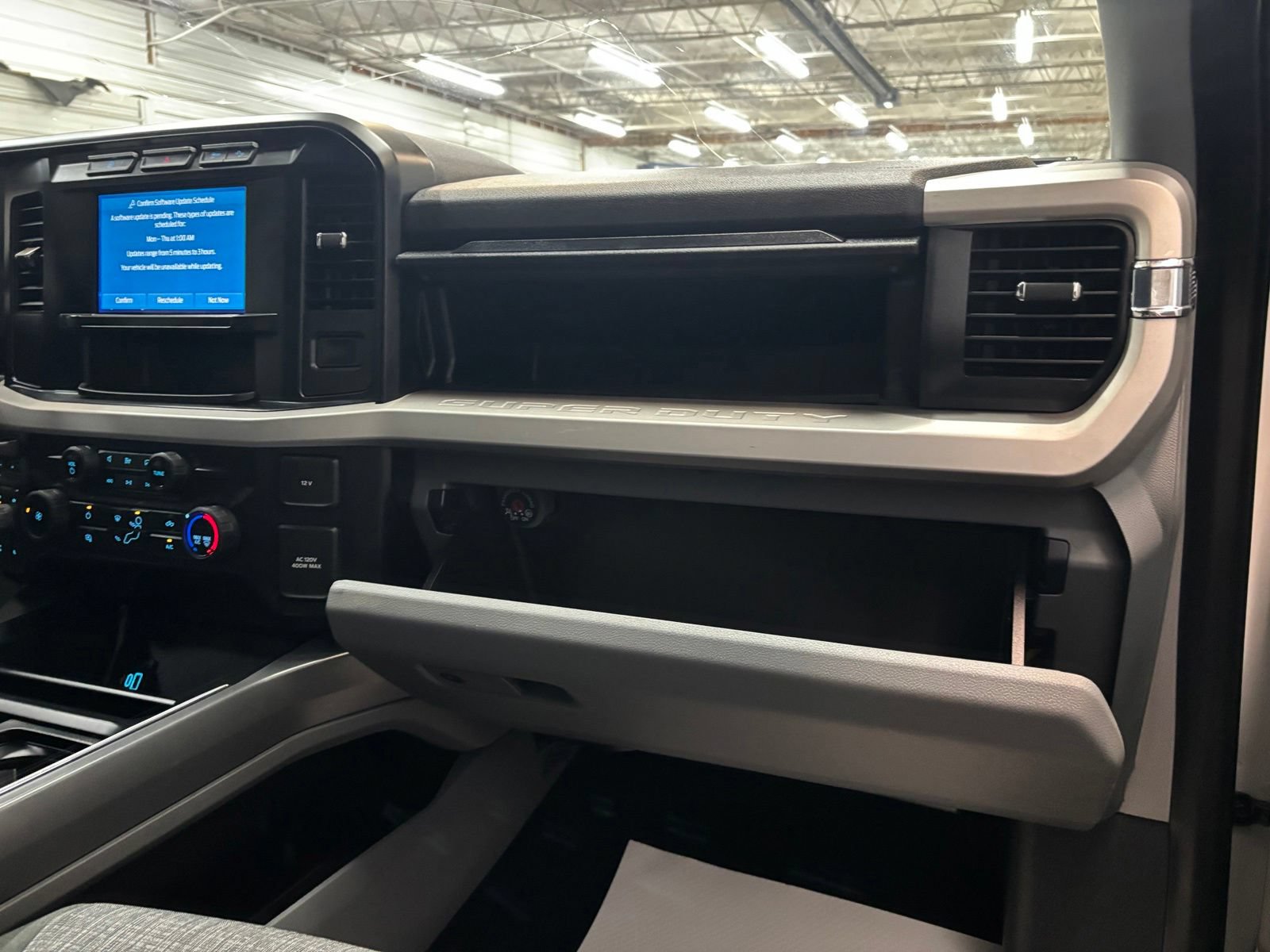 Used 2023 Ford F250 XLT w/ FX4 Off-Road Package AWD/4WD image 29