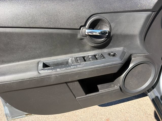 Used 2010 Dodge Avenger SXT FWD image 11