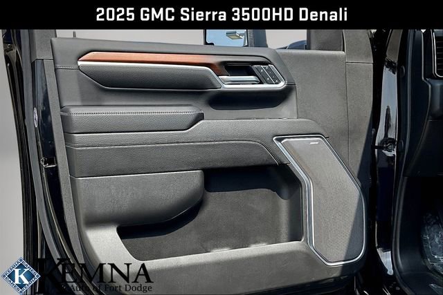 Used 2025 GMC Sierra 3500 Denali w/ Denali Reserve Package AWD/4WD image 26