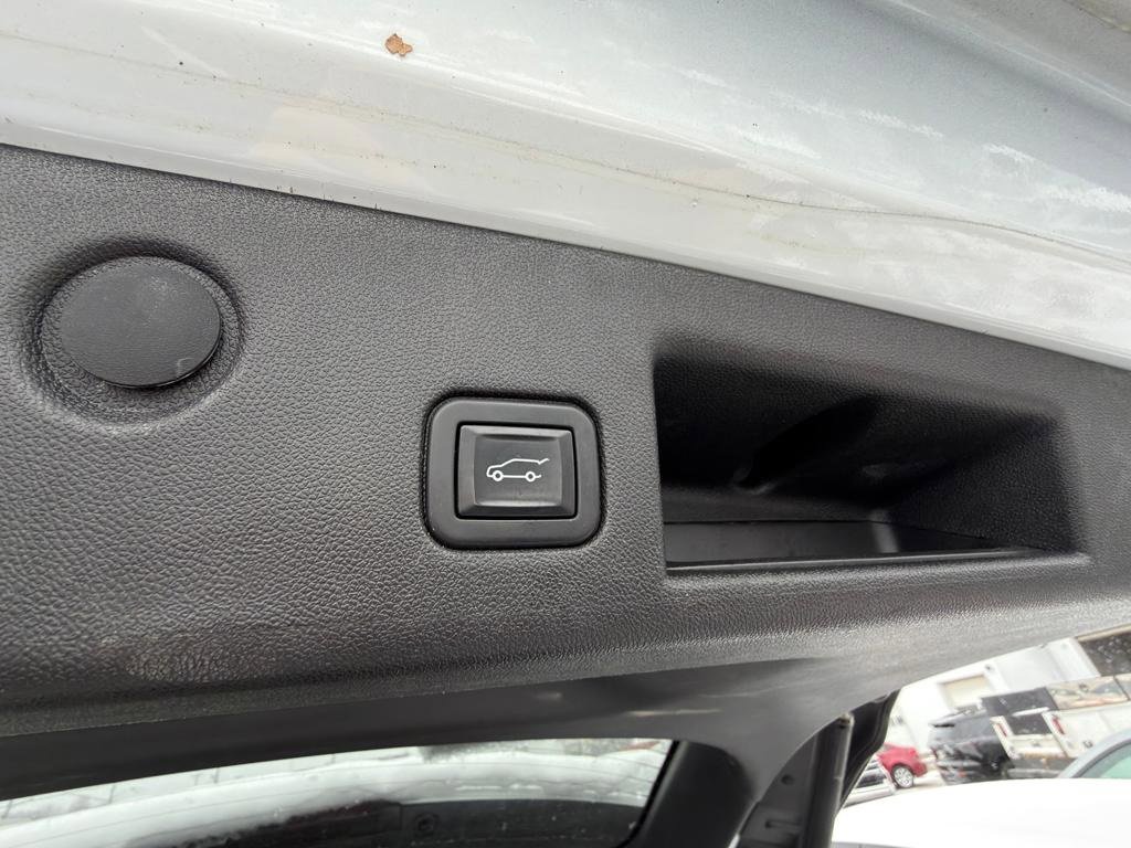 Used 2020 Chevrolet Equinox LT image 39