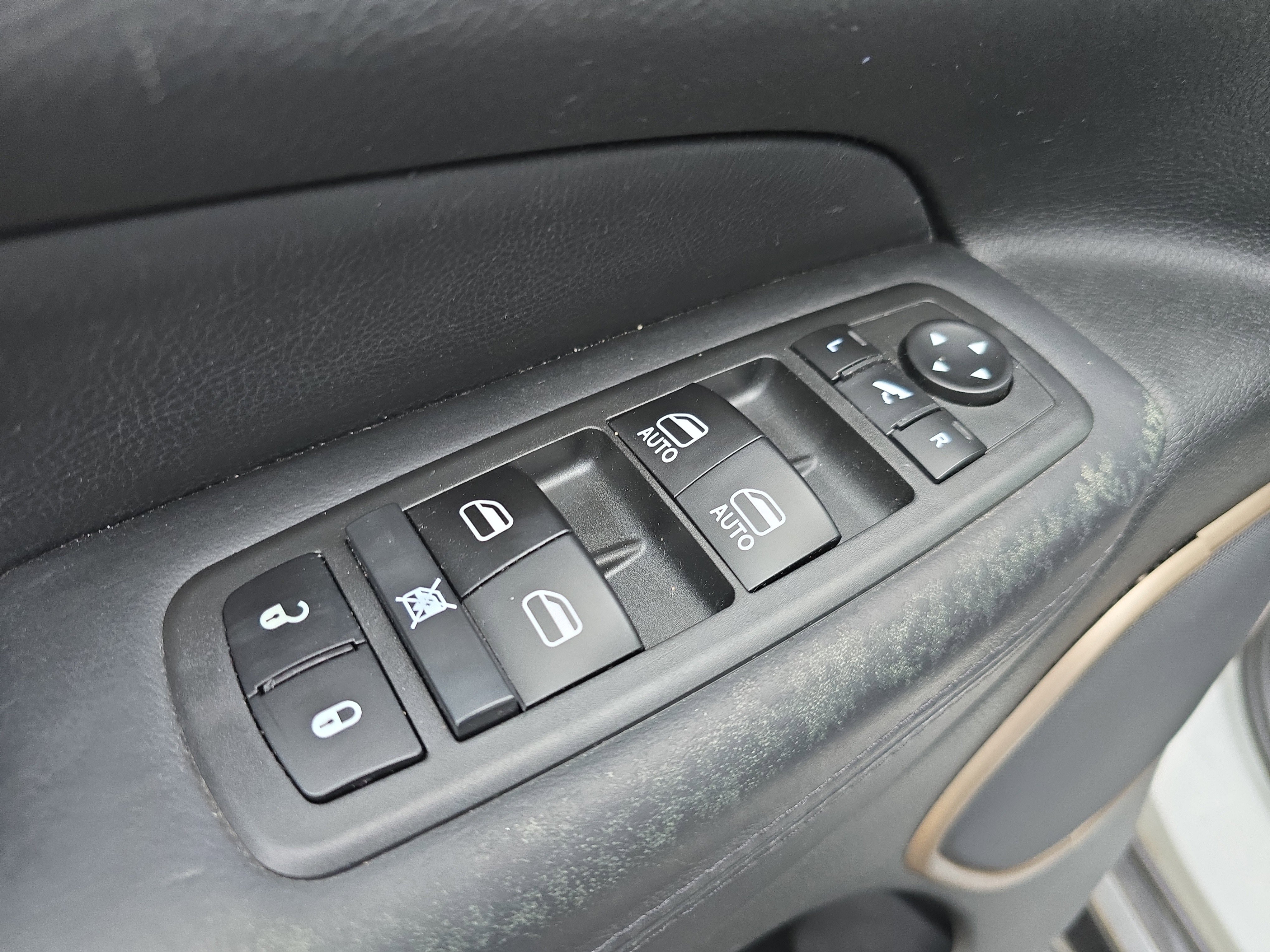 Used 2014 Jeep Grand Cherokee Summit image 18