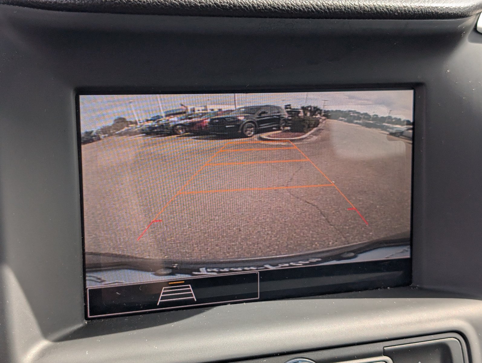 Used 2023 GMC Terrain SLE w/ Driver Convenience Package FWD image 18