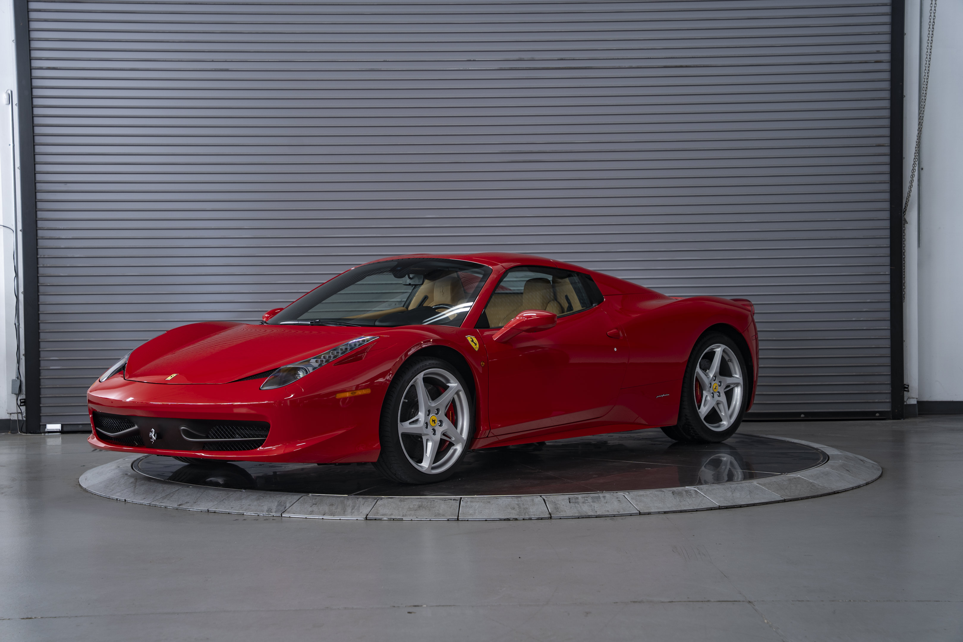 Used 2012 Ferrari 458 Spider RWD image 9