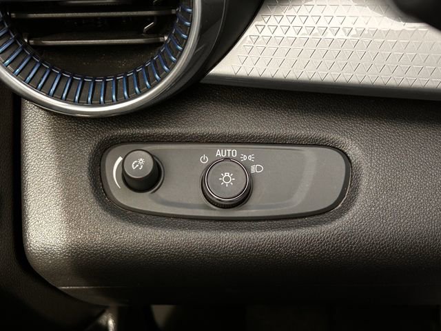 Used 2025 Chevrolet Trax LT image 23