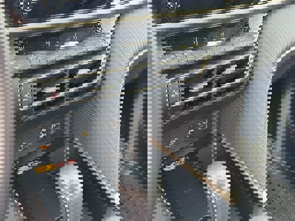 Certified 2025 Toyota Camry SE image 18