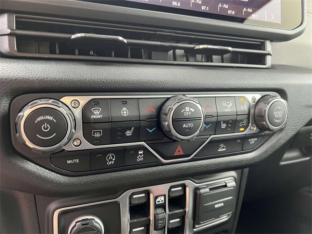 New 2025 Jeep Gladiator Sport image 21