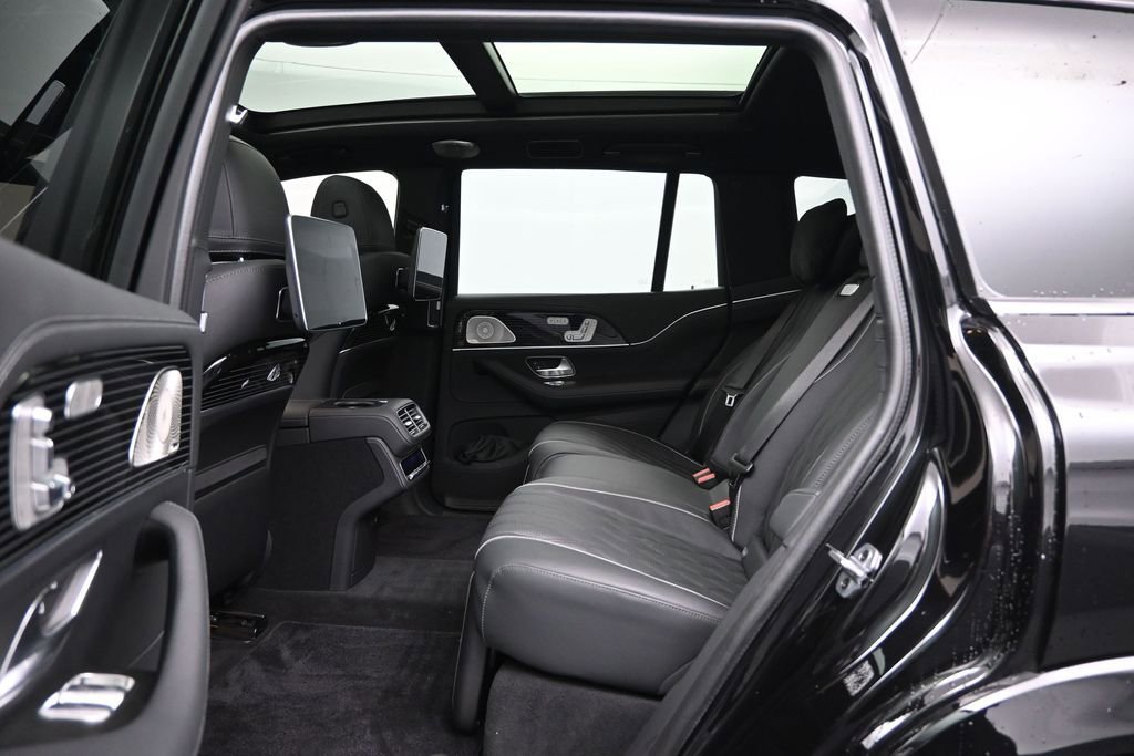 Used 2024 Mercedes-Benz Maybach GLS 600 4MATIC image 27