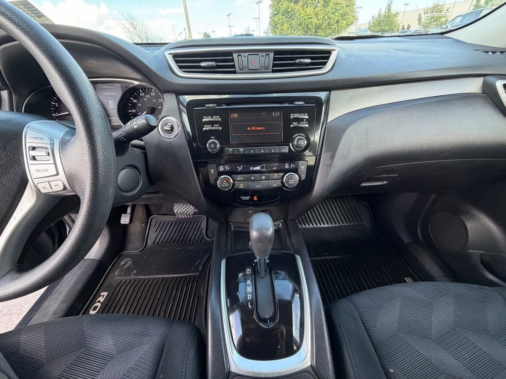 Used 2014 Nissan Rogue SV AWD/4WD image 26