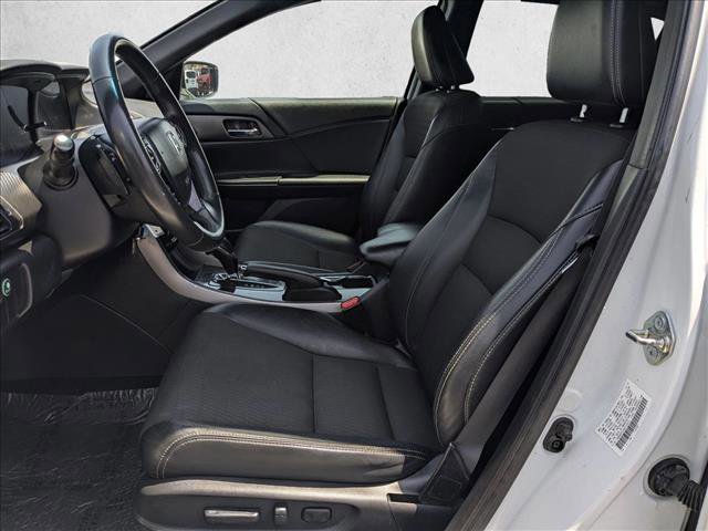 Used 2017 Honda Accord Sport image 15