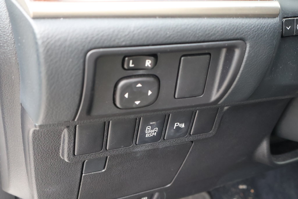 Used 2014 Lexus ES 350 w/ Ultra Luxury Package FWD image 17