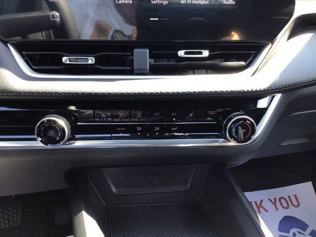 New 2026 Chevrolet Equinox LT w/ Safety and Technology Package FWD image 14