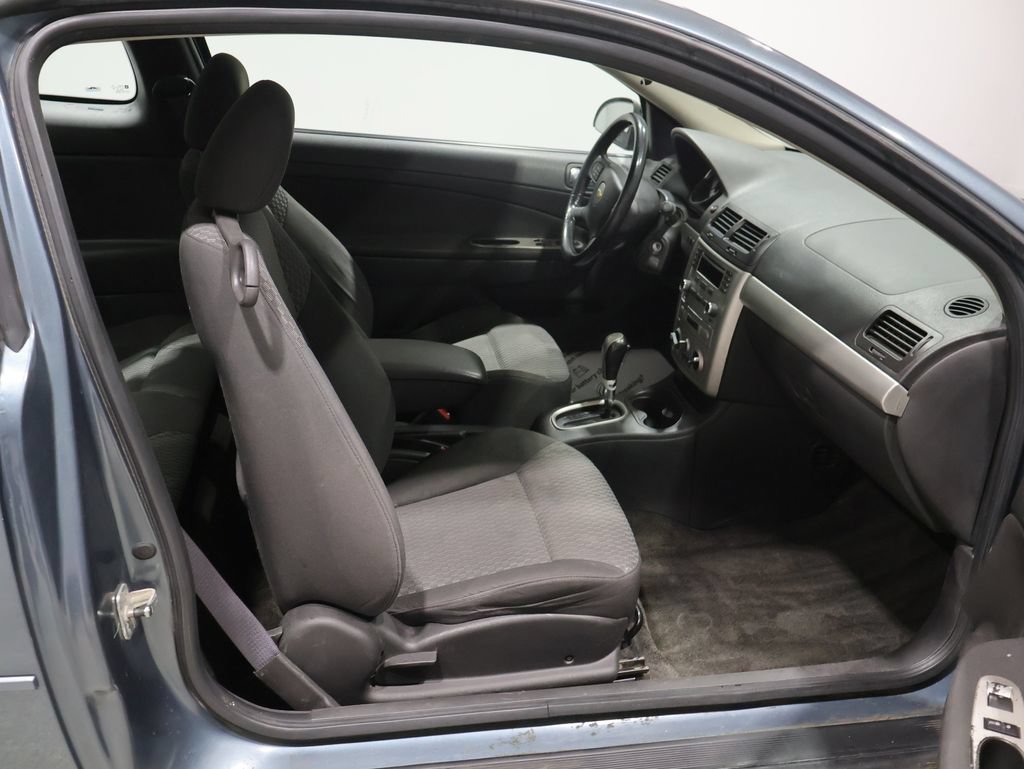 Used 2006 Chevrolet Cobalt LT w/ Preferred Equipment Group FWD image 9