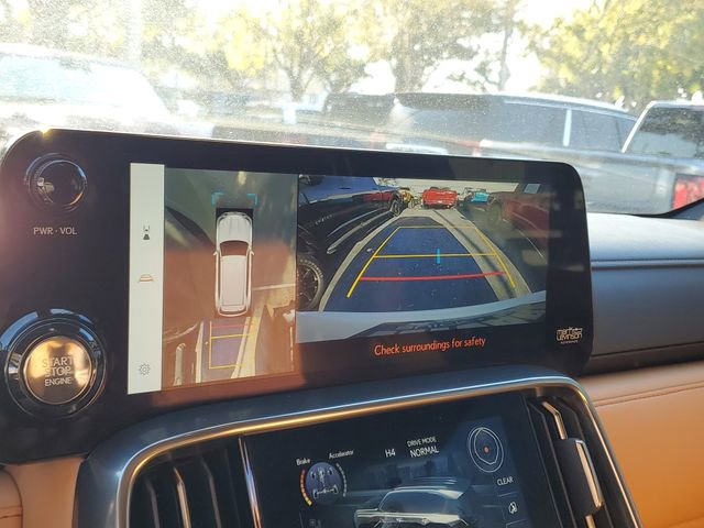 Used 2025 Lexus LX 600 4WD w/ Luxury Package image 20