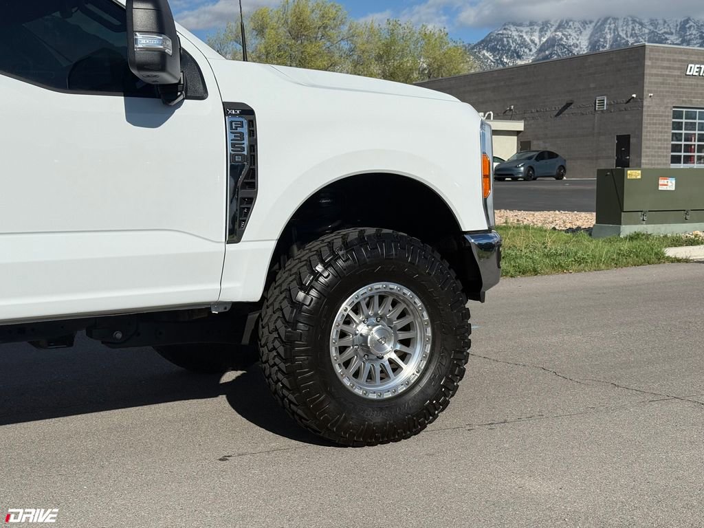 Used 2023 Ford F350 XLT image 4