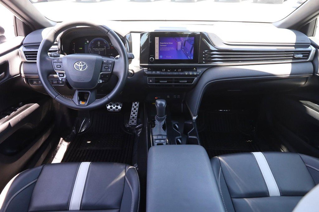 Used 2025 Toyota Camry SE FWD image 21